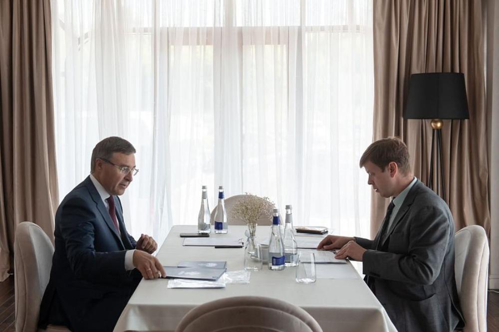 Valery Falkov, Head of the Russian Ministry of Education and Science, held a working meeting with Kirill Golokhvast, Director of the SFSCA RAS
